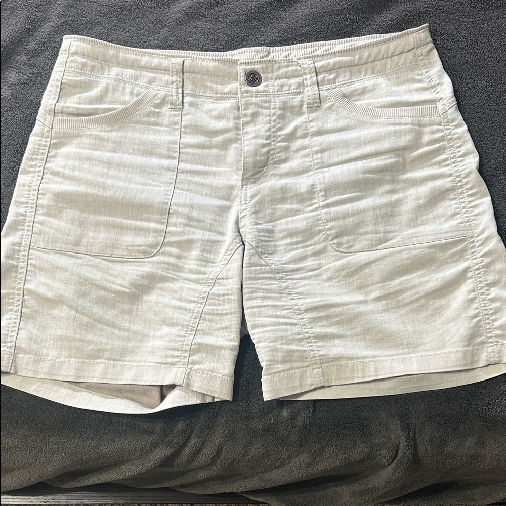 Kuhl Women's Cream Flat Front Shorts